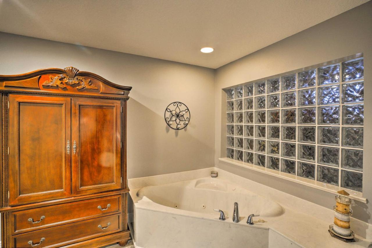 Waterfront Lake Placid Home With Dock And Fire Pit المظهر الخارجي الصورة